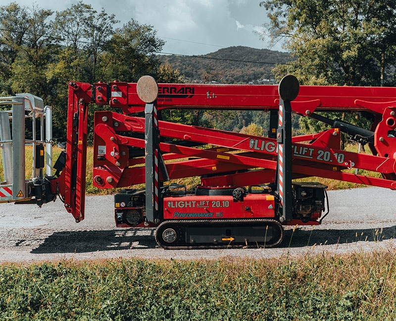 Piattaforma aerea cingolata Hinowa Light Lift 20.10 IIIS