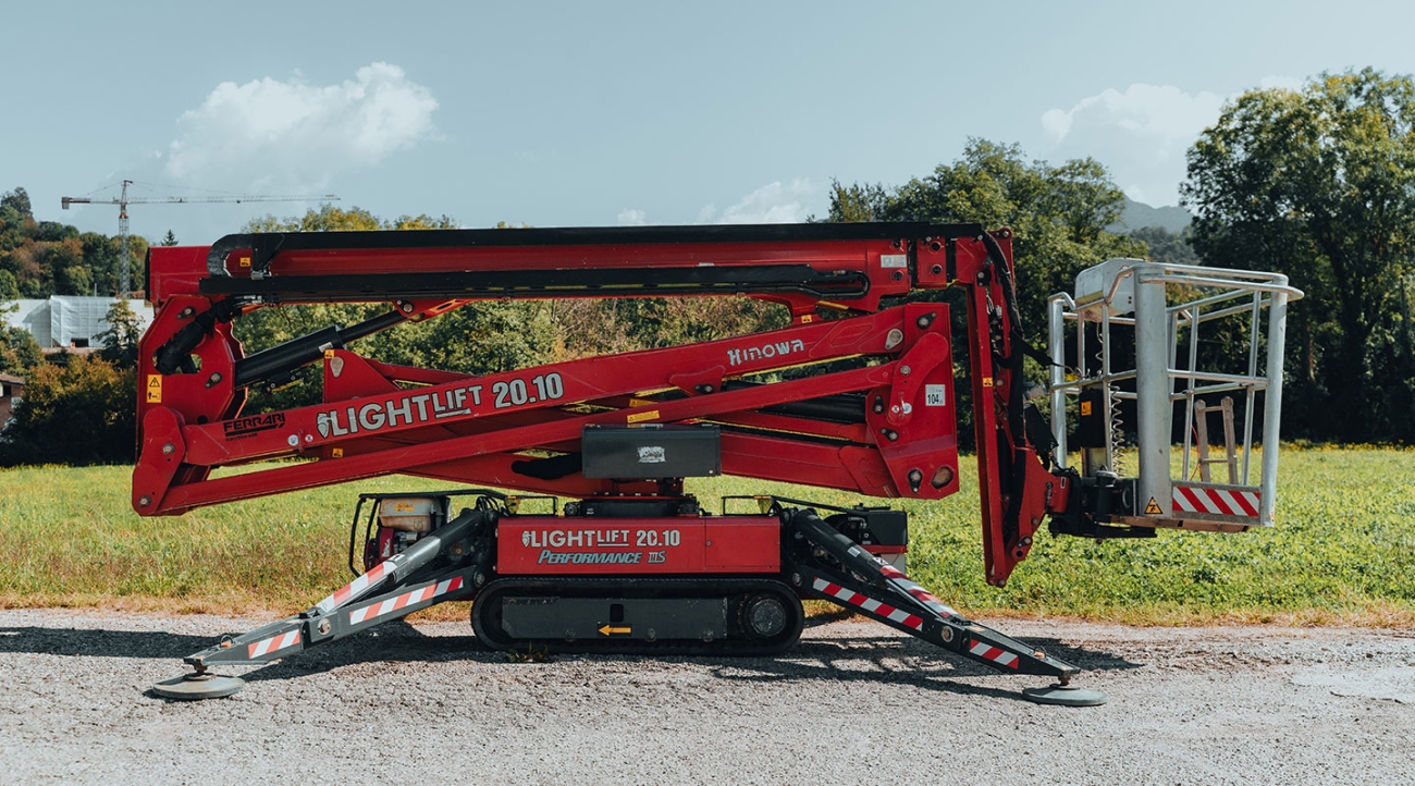 Piattaforma aerea cingolata Hinowa Light Lift 20.10 IIIS