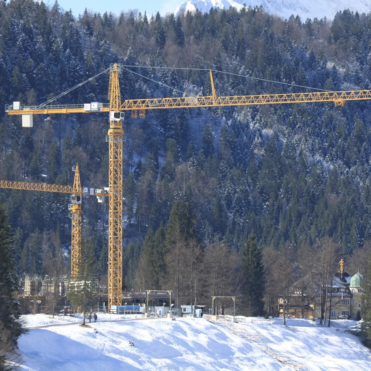 Gru a torre a rotazione in alto